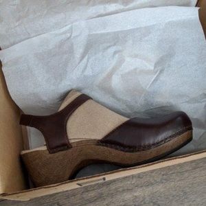 NEVER WORN Dansko leather wedges